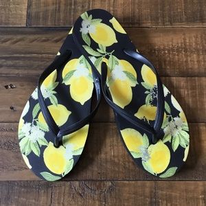 Shade & Shore Lemon Flip Flops Size 7